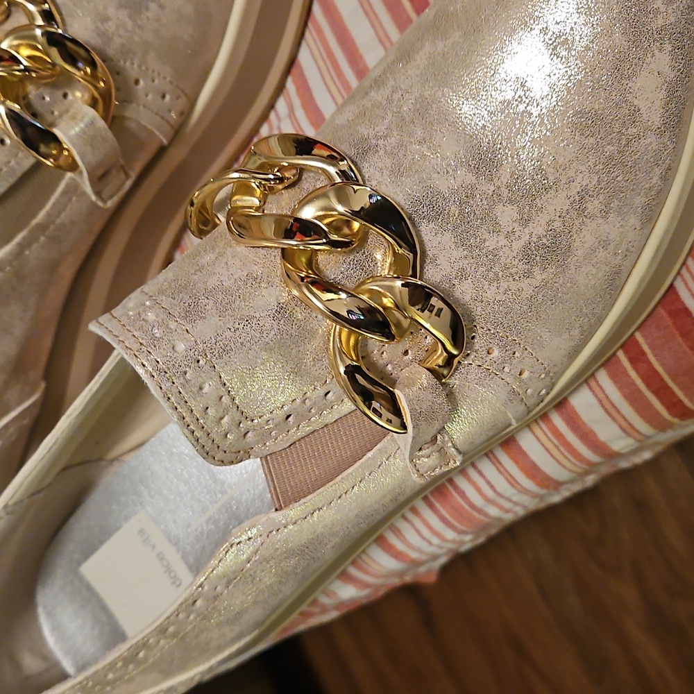 Dolce Vita Cream Flats with Gold Chain Accent - Picture 2 of 4